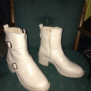 Women’s Elditas boots for sale